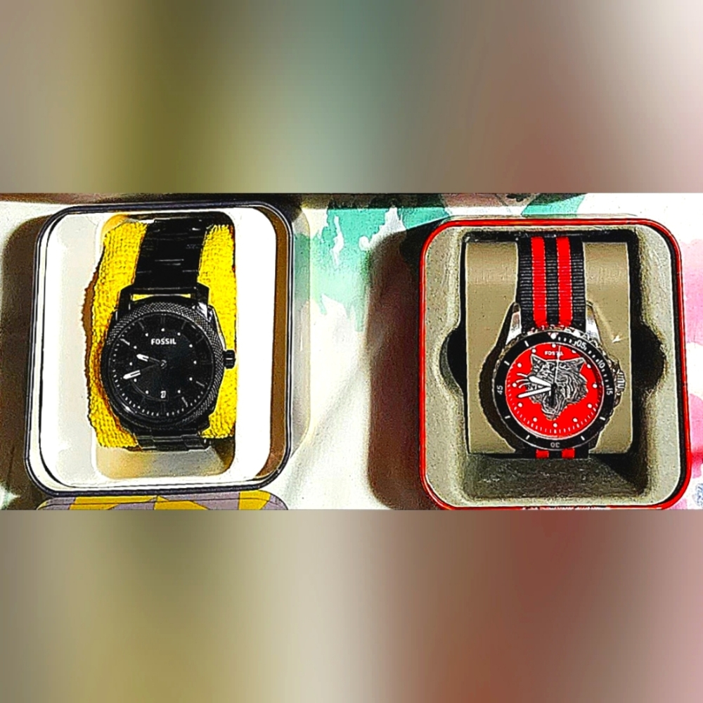 2 Fossil watches well kept.